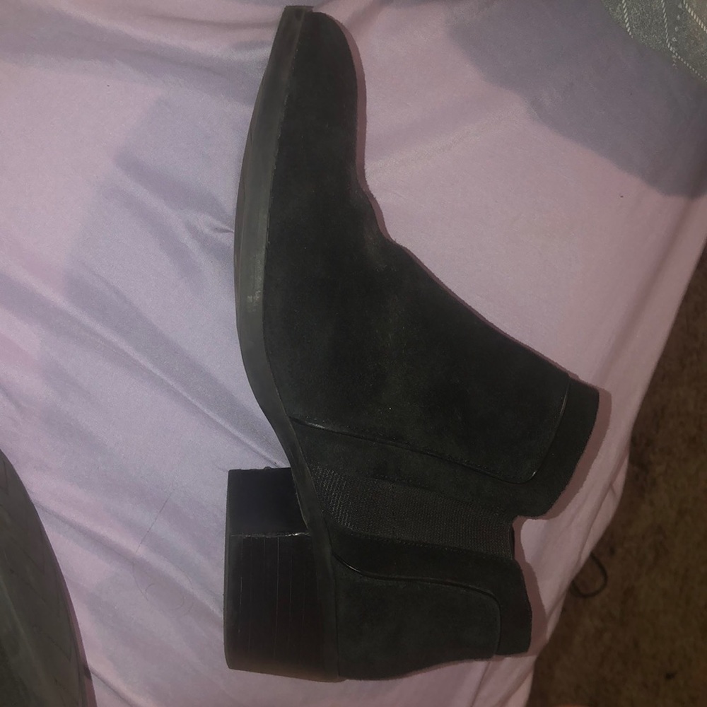 Very cute pair of black booties